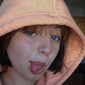 Meet your Posher, Sabriba